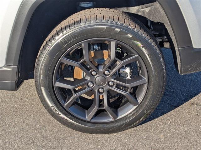 new 2025 Jeep Grand Cherokee car, priced at $47,666