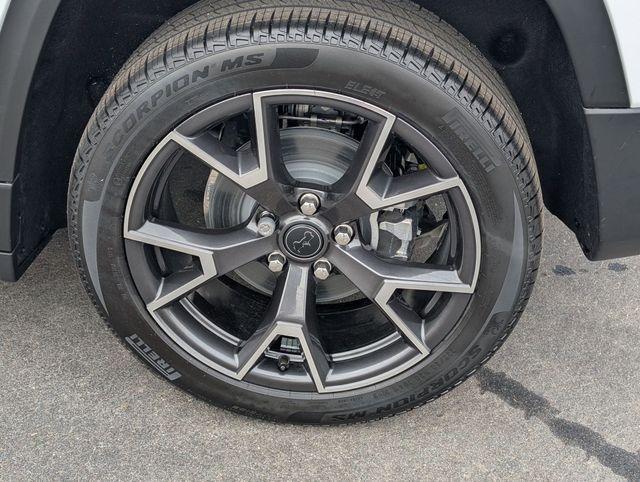 new 2026 Jeep Cherokee car, priced at $42,546