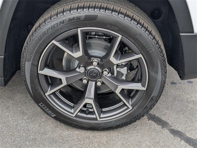 new 2026 Jeep Cherokee car, priced at $45,796