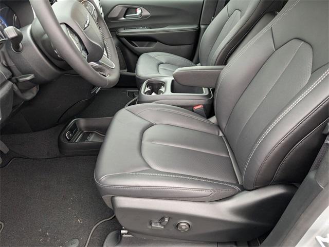 new 2026 Chrysler Pacifica car, priced at $46,646