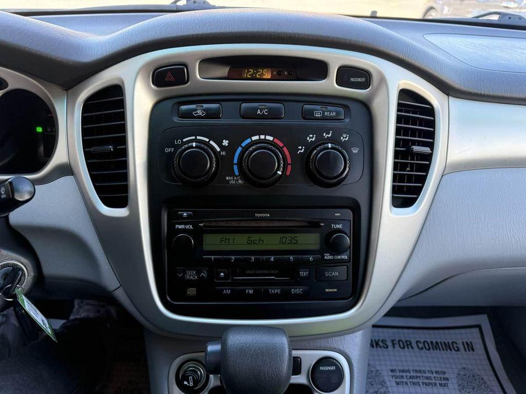 used 2005 Toyota Highlander car, priced at $10,490