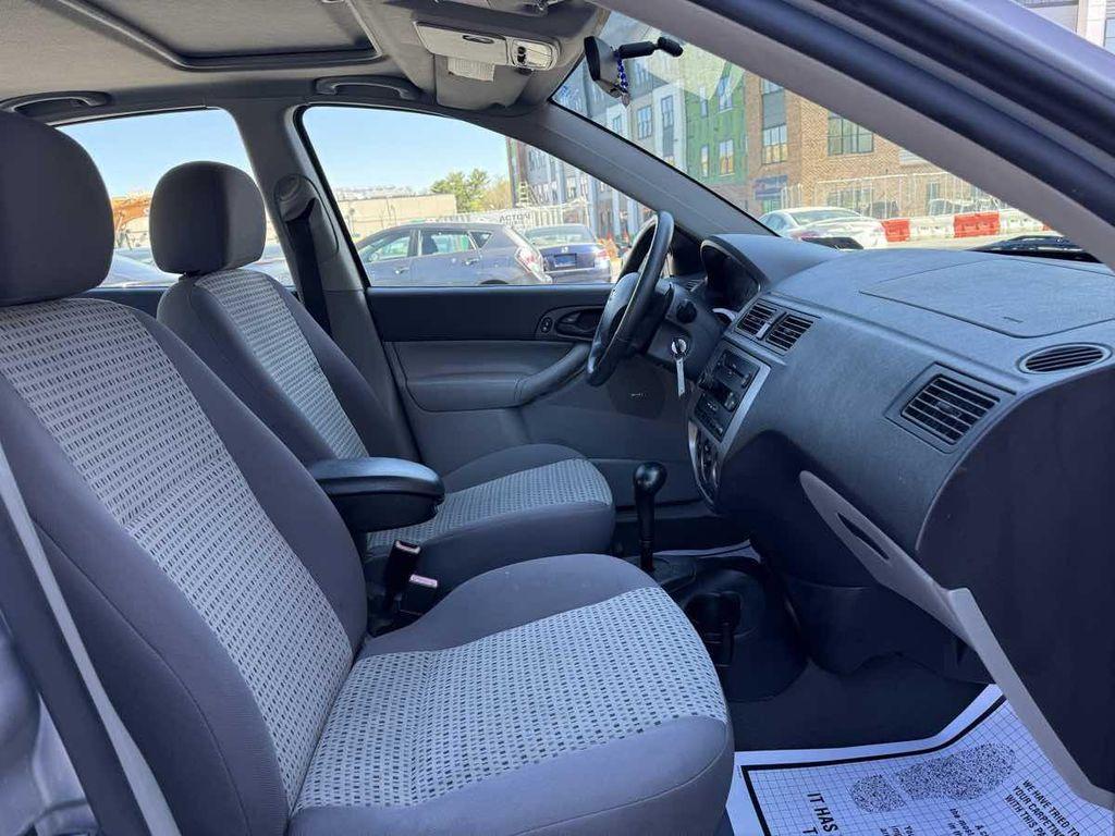 used 2006 Ford Focus car, priced at $5,789