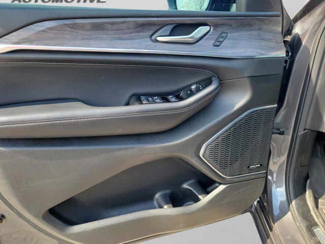 used 2022 Jeep Grand Cherokee car, priced at $27,949