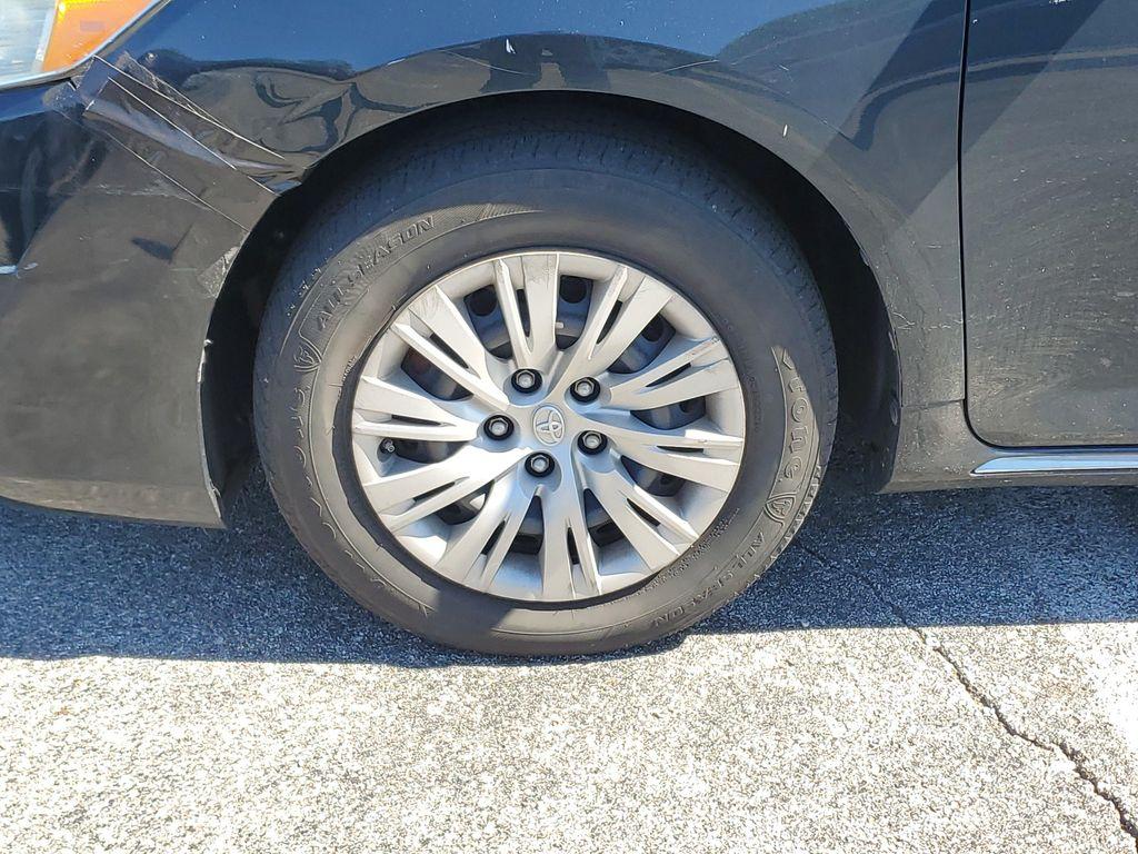 used 2014 Toyota Camry Hybrid car, priced at $12,137