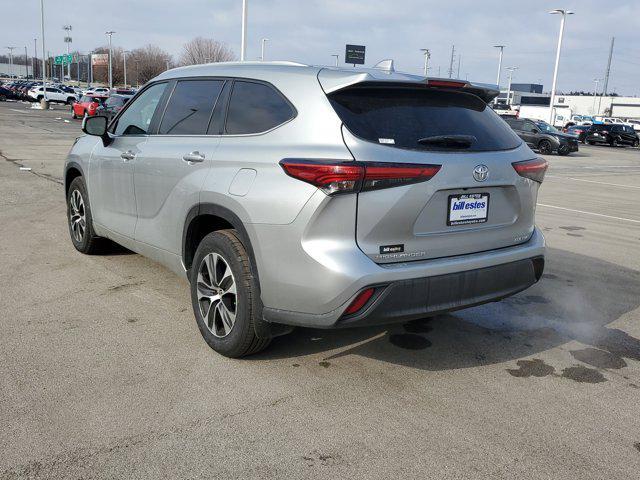 used 2023 Toyota Highlander car, priced at $36,886