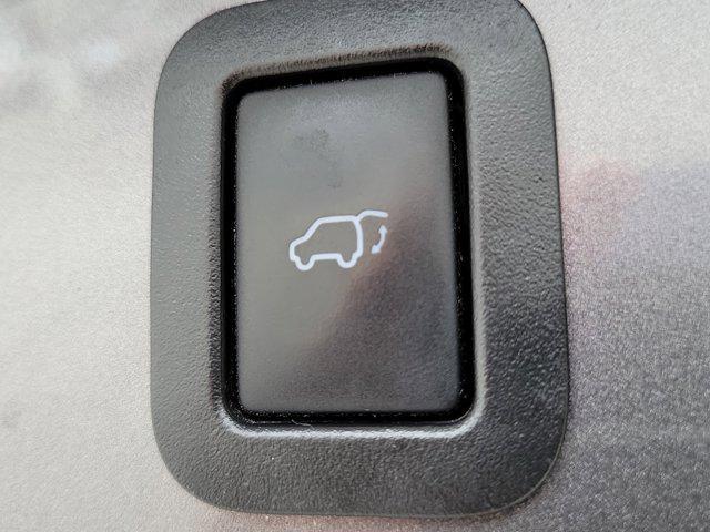 used 2018 Toyota Highlander car, priced at $17,331