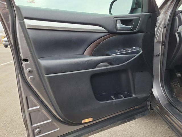 used 2018 Toyota Highlander car, priced at $17,331