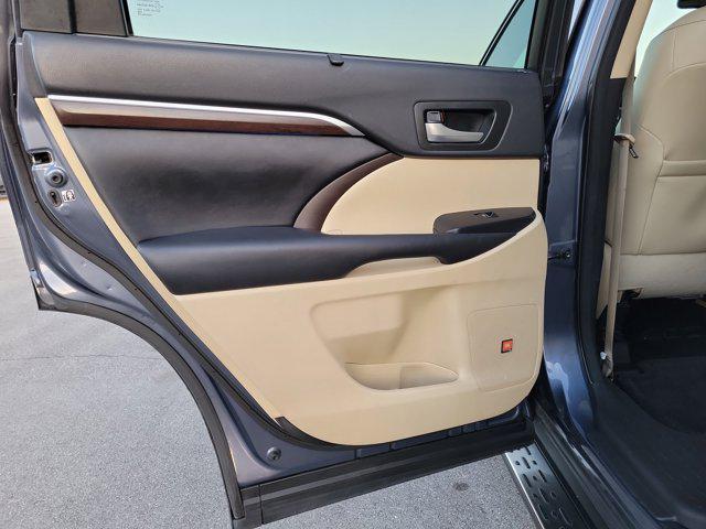 used 2016 Toyota Highlander Hybrid car, priced at $18,933