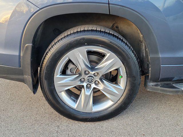 used 2016 Toyota Highlander Hybrid car, priced at $18,933