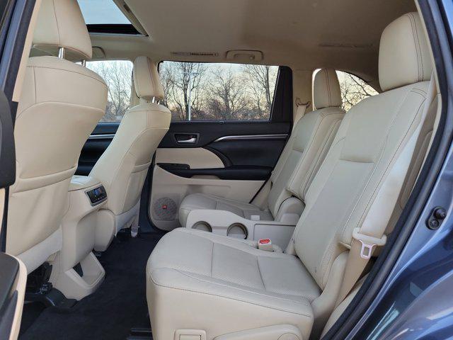 used 2016 Toyota Highlander Hybrid car, priced at $18,933