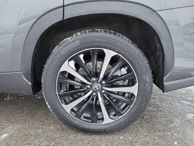 used 2021 Toyota Highlander car, priced at $25,977