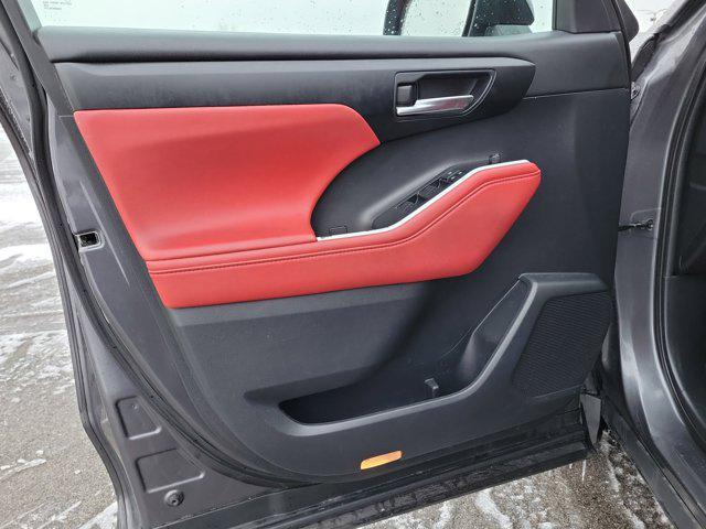 used 2021 Toyota Highlander car, priced at $25,977