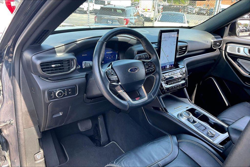 used 2024 Ford Explorer car, priced at $42,692