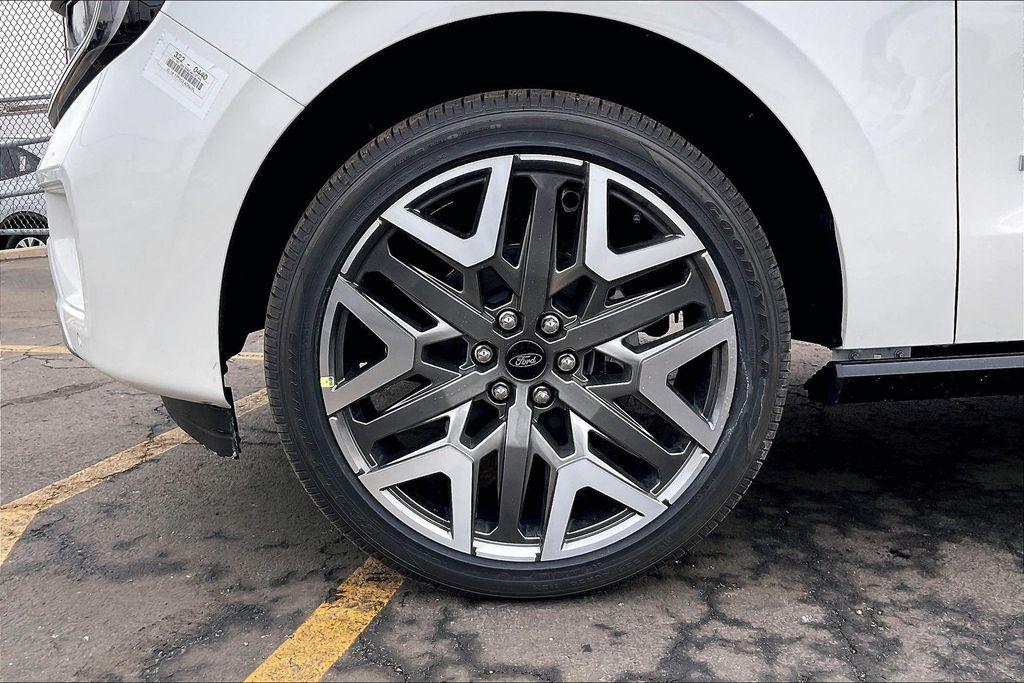 new 2025 Ford Expedition car, priced at $93,510