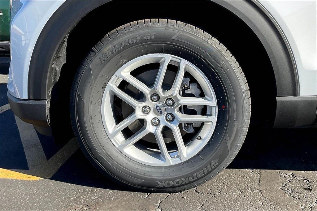 new 2026 Ford Explorer car, priced at $40,606