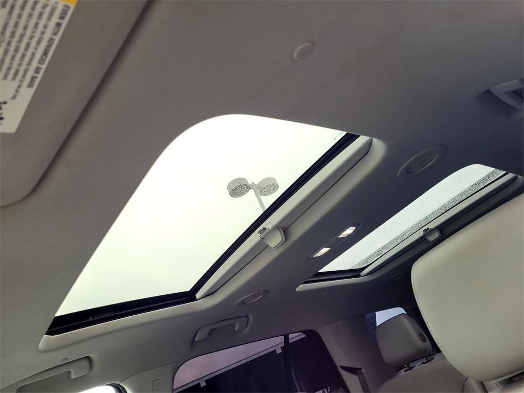 used 2018 Chevrolet Traverse car, priced at $20,344