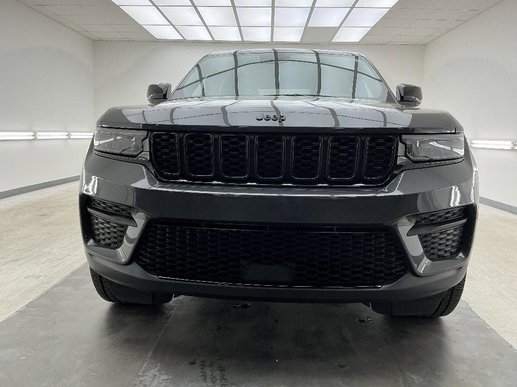 used 2025 Jeep Grand Cherokee car, priced at $37,691