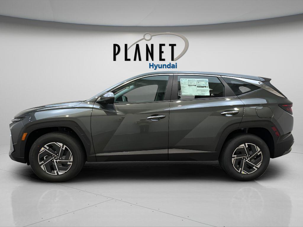 new 2026 Hyundai TUCSON Hybrid car, priced at $31,673