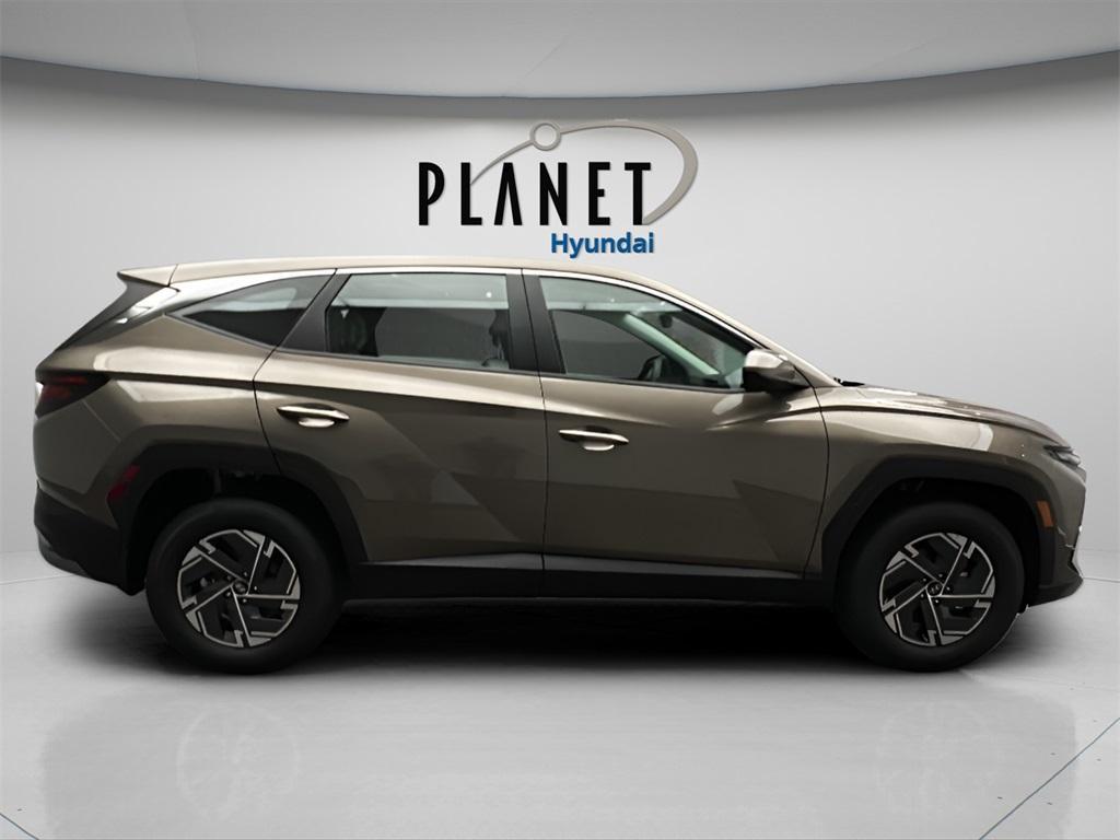 new 2026 Hyundai TUCSON Hybrid car, priced at $30,620