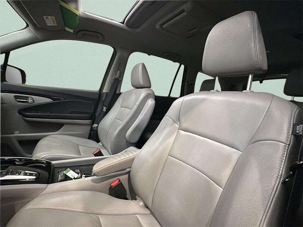 used 2017 Honda Pilot car, priced at $21,350