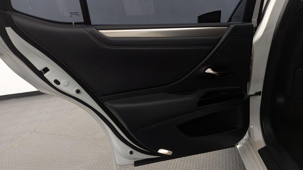 used 2022 Lexus ES 300h car, priced at $25,799