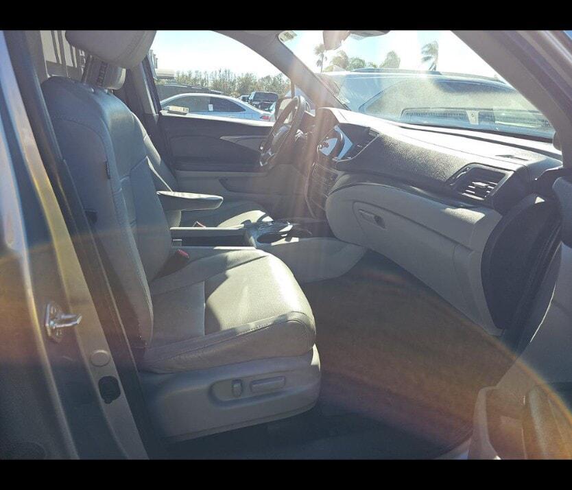 used 2021 Honda Pilot car, priced at $18,999