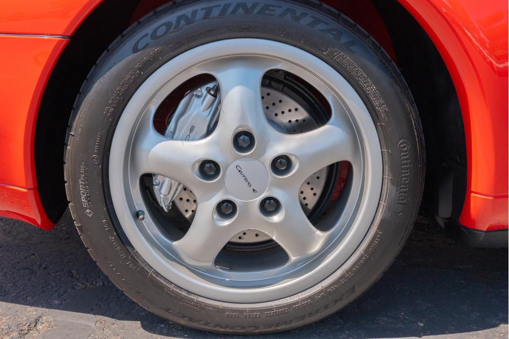 Porsche 911 view 47