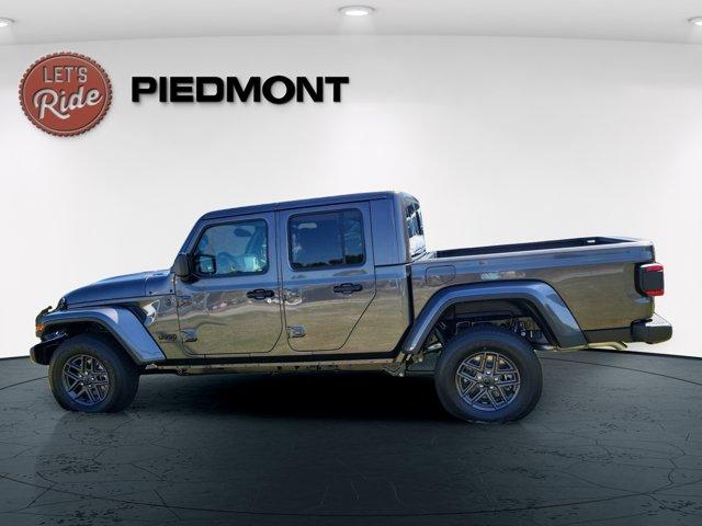 new 2025 Jeep Gladiator car