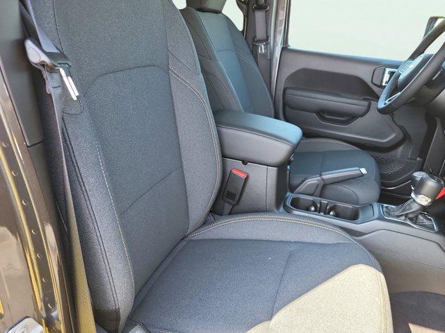 new 2025 Jeep Gladiator car