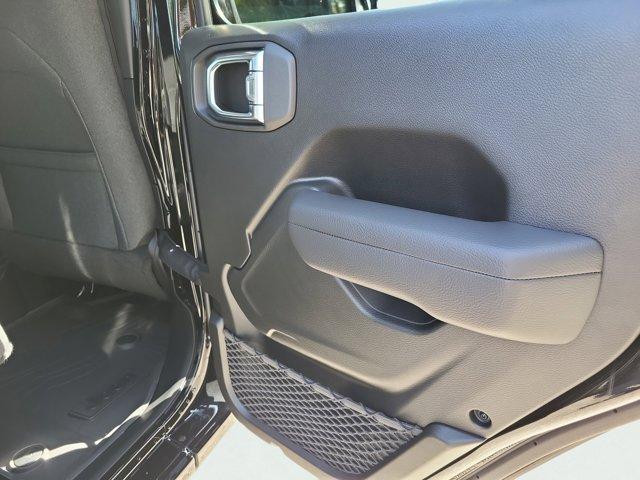 new 2025 Jeep Gladiator car