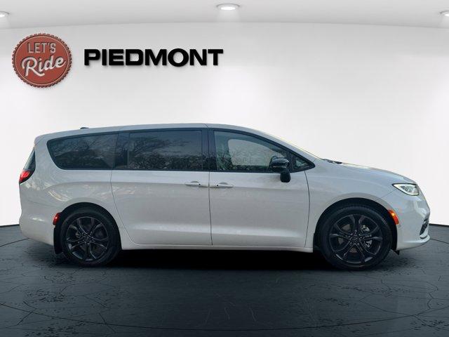 new 2026 Chrysler Pacifica car