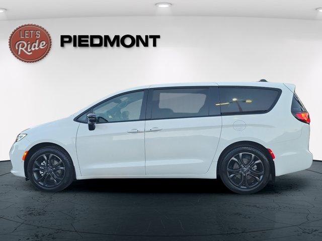 new 2026 Chrysler Pacifica car