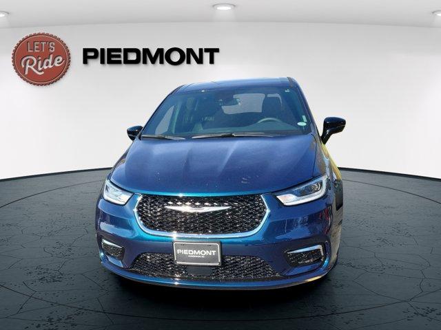 used 2025 Chrysler Pacifica car, priced at $35,950