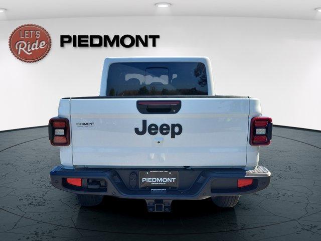 new 2025 Jeep Gladiator car