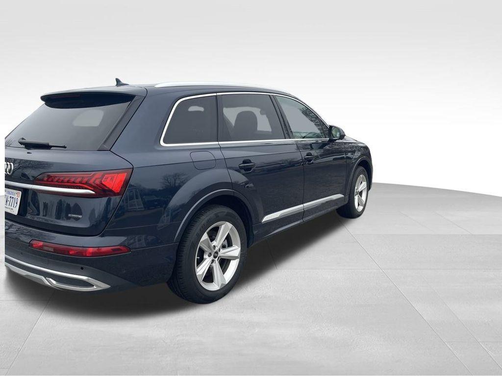 used 2024 Audi Q7 car, priced at $33,301