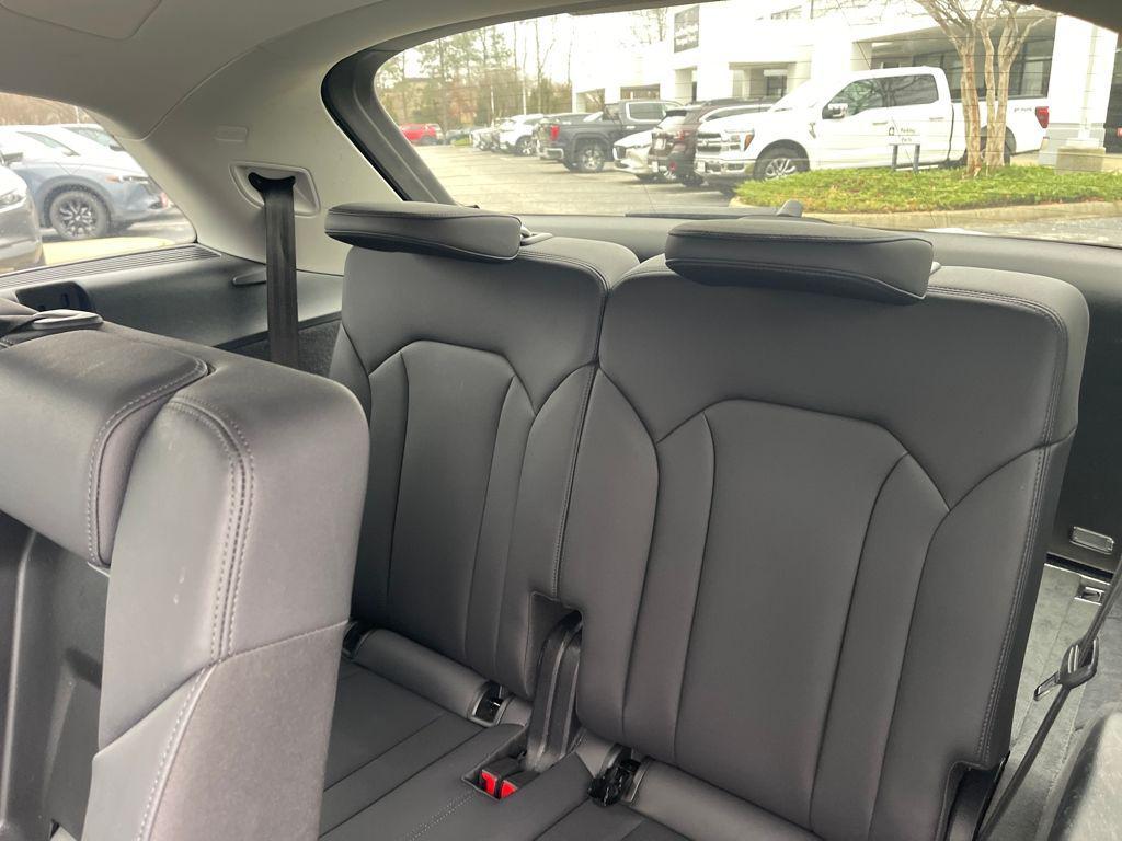 used 2024 Audi Q7 car, priced at $33,301