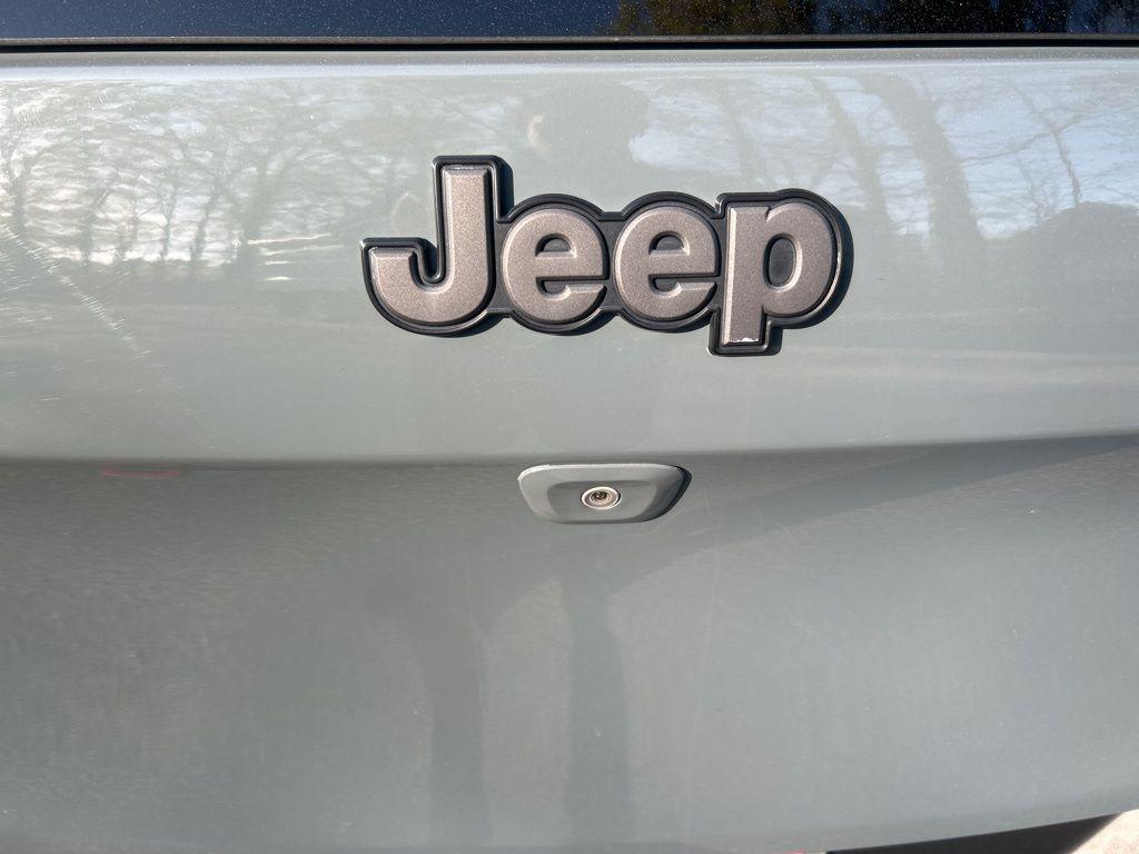 used 2015 Jeep Cherokee car, priced at $9,499