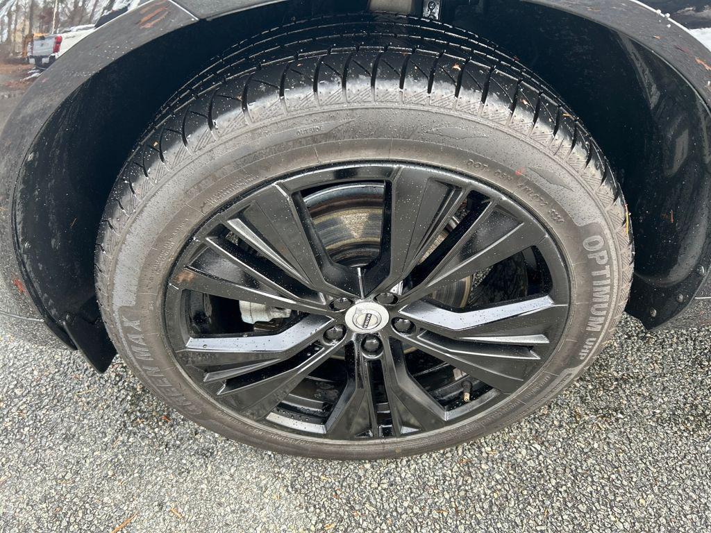 used 2024 Volvo XC60 car, priced at $30,735