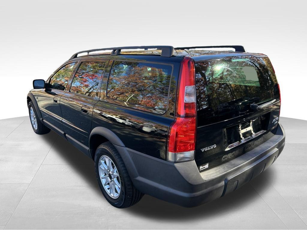 used 2004 Volvo XC70 car, priced at $4,999