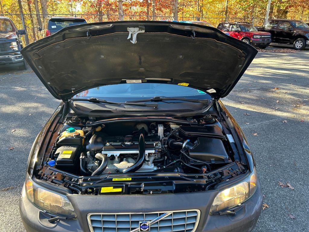 used 2004 Volvo XC70 car, priced at $4,999