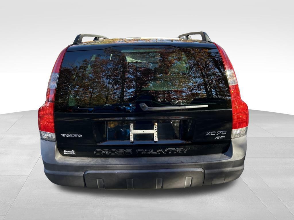 used 2004 Volvo XC70 car, priced at $4,999