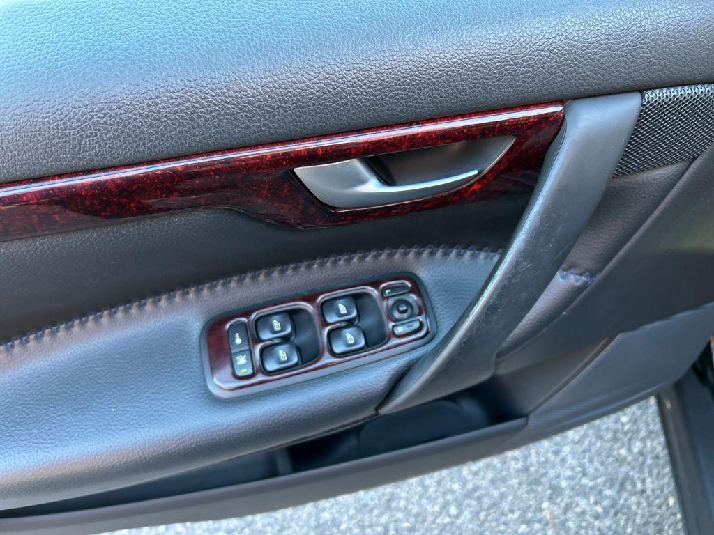 used 2004 Volvo XC70 car, priced at $4,999