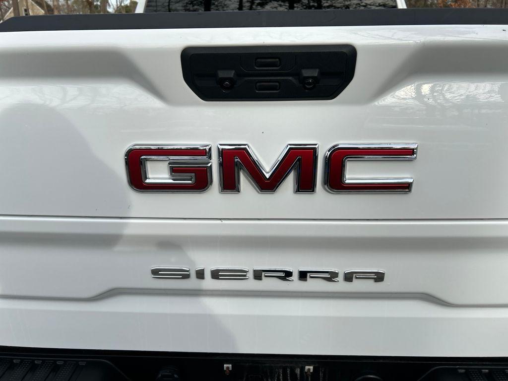 used 2024 GMC Sierra 1500 car, priced at $40,245