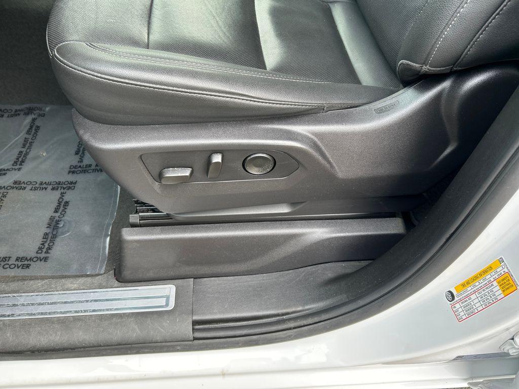 used 2024 GMC Sierra 1500 car, priced at $40,245