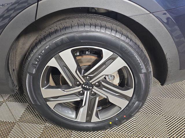 used 2023 Kia Sorento Plug-In Hybrid car, priced at $34,502