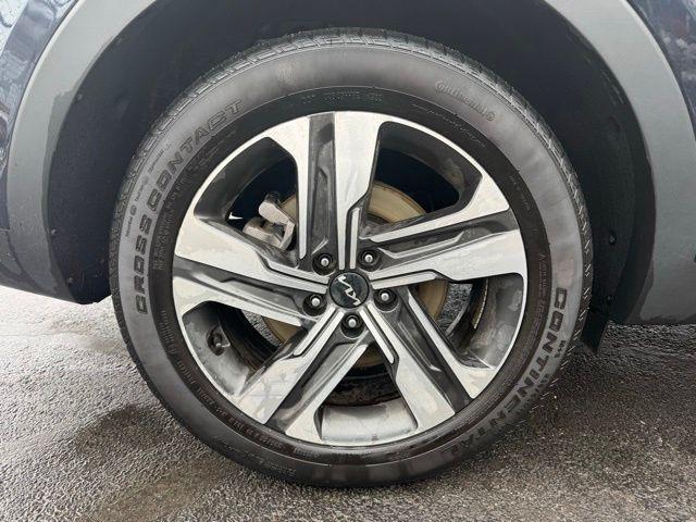 used 2023 Kia Sorento Plug-In Hybrid car, priced at $36,024