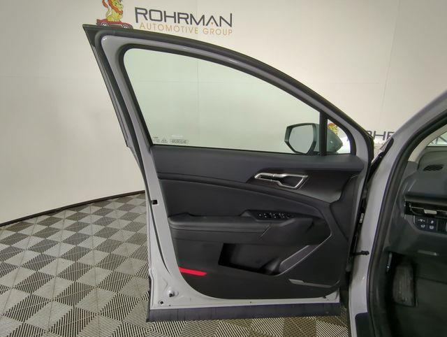 new 2026 Kia Sportage Hybrid car, priced at $34,258