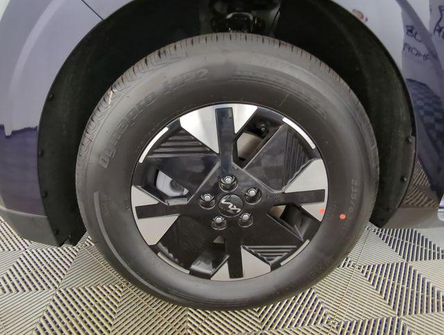 new 2026 Kia Carnival Hybrid car, priced at $40,485