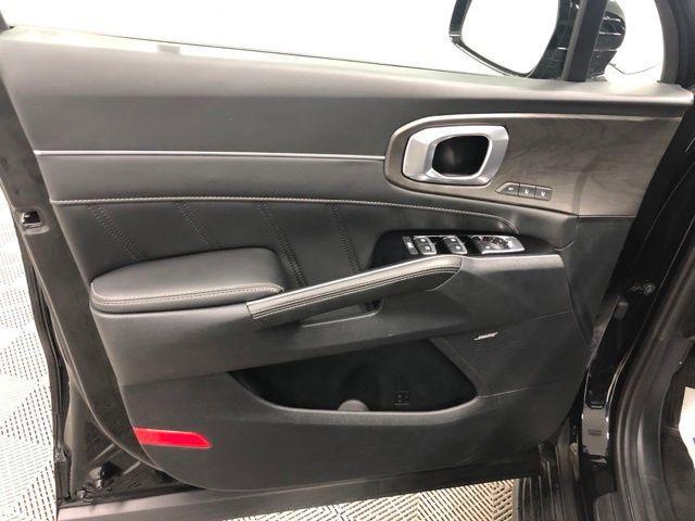 used 2025 Kia Sorento car, priced at $38,135