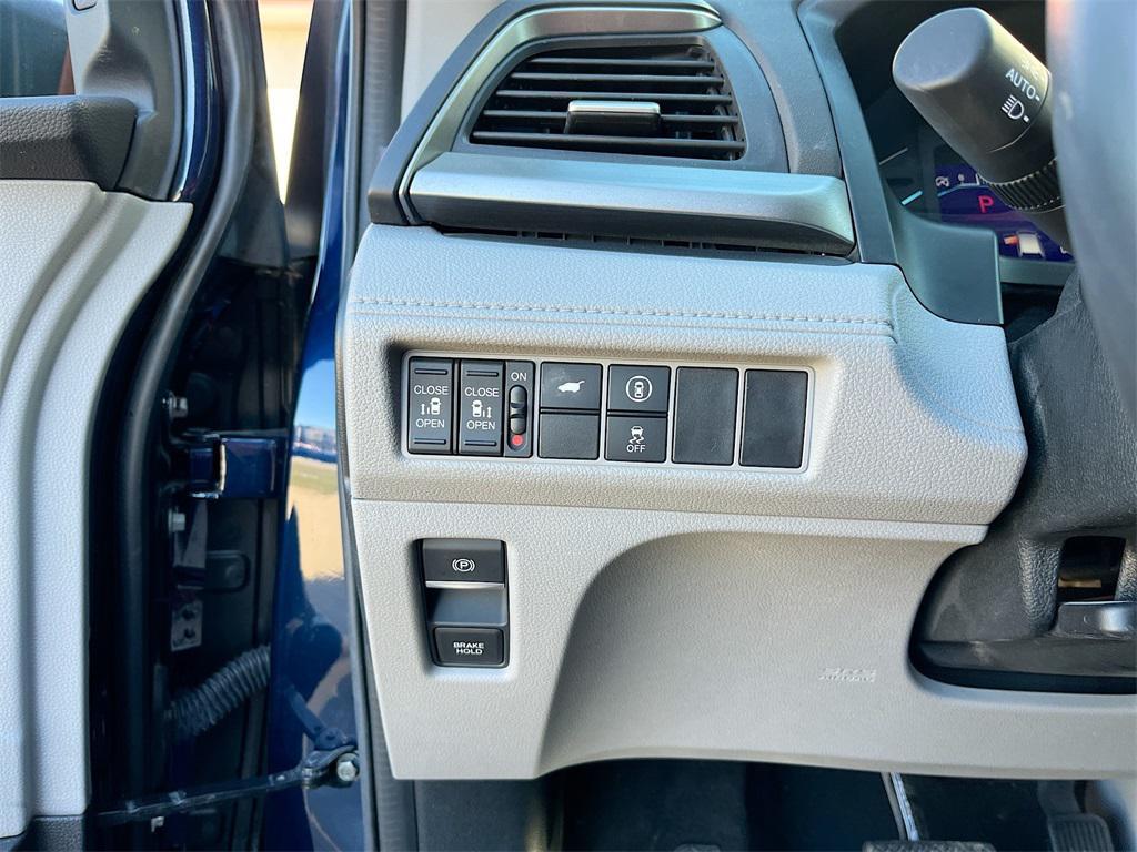 used 2024 Honda Odyssey car, priced at $31,400